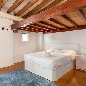 The Sailor House, Duplex Center Apartment